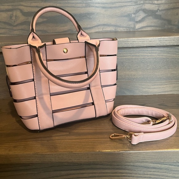 Soft Pink bag with crossbody strap - Picture 1 of 15